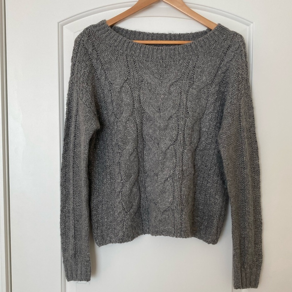 Hollister Women's Gray Cable Knit Sweater Size Small